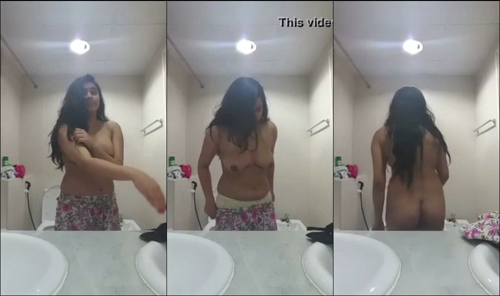 Sri Lankan tiktok girl In Wash Room